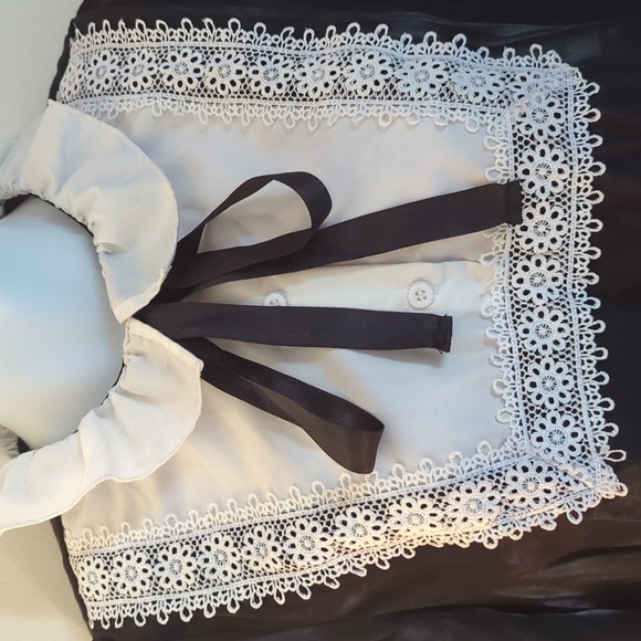 🖤🎀Black And White Ruffle Collar Bow&Lace Shein Blouse - Picture 2 of 5